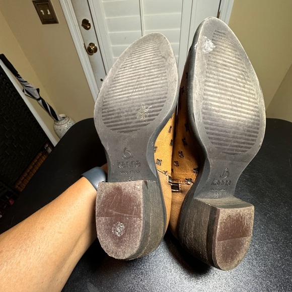 Kanna EU 36 brown star embossed ankle boot block heel almond toe - Picture 8 of 11